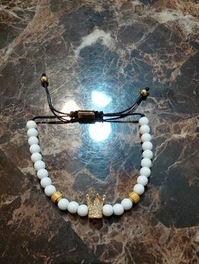 Adjustable Gold Rhinestone Crown & White Beaded Charm Bracelet